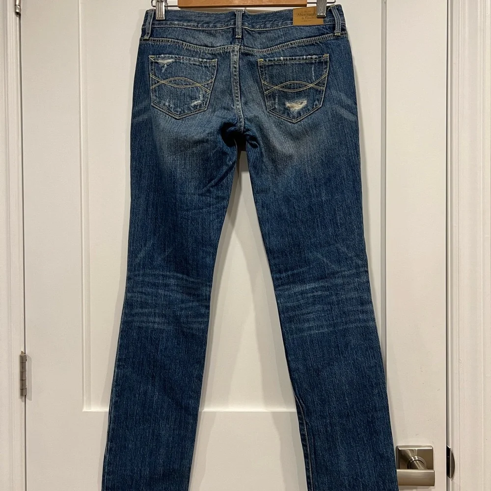 Low rise, Abercrombie brand distressed jean - Picture 5 of 9